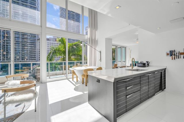 200 Biscayne Boulevard Way 309, Miami, FL 33131