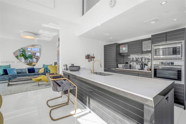 200 Biscayne Boulevard Way 309, Miami, FL 33131