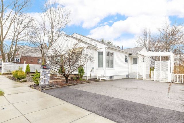 68 Highland Ave, Watertown, MA 02472