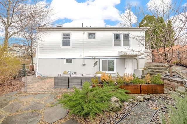 68 Highland Ave, Watertown, MA 02472