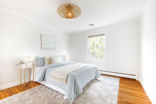 68 Highland Ave, Watertown, MA 02472