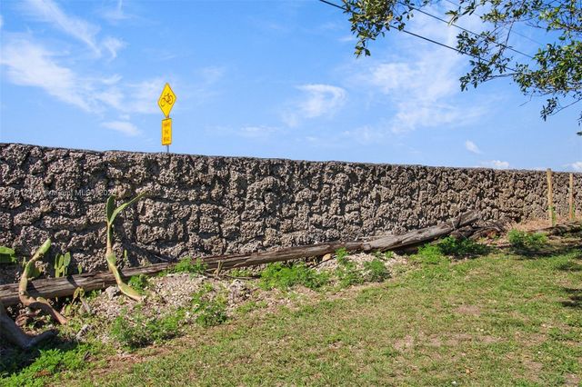 19051 SW 147th Ave, Miami, FL 33187