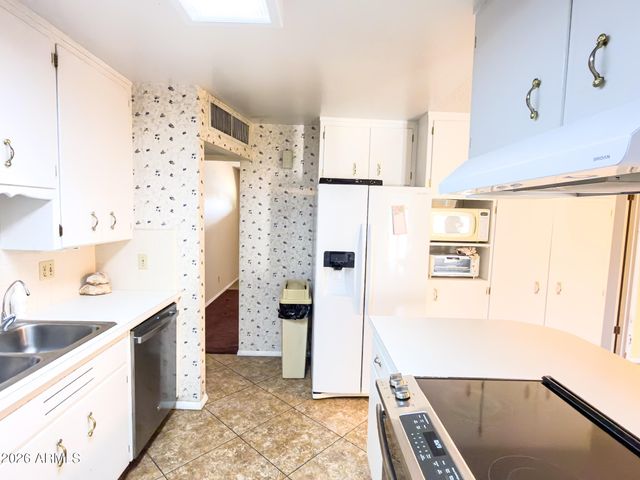 3136 W WETHERSFIELD Road, Phoenix, AZ 85029