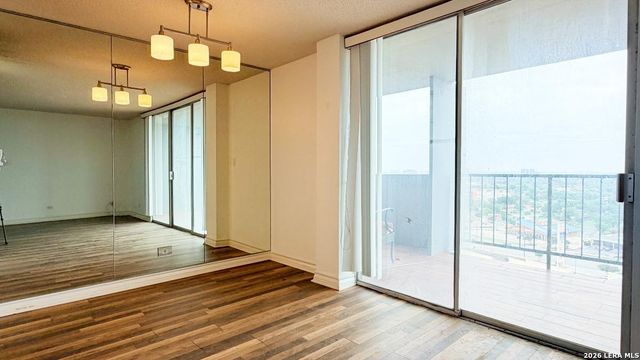 7039 San Pedro Ave Apt 1005, San Antonio, TX 78216