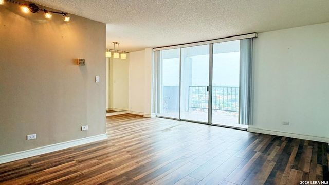 7039 San Pedro Ave Apt 1005, San Antonio, TX 78216
