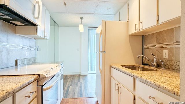 7039 San Pedro Ave Apt 1005, San Antonio, TX 78216