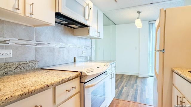 7039 San Pedro Ave Apt 1005, San Antonio, TX 78216
