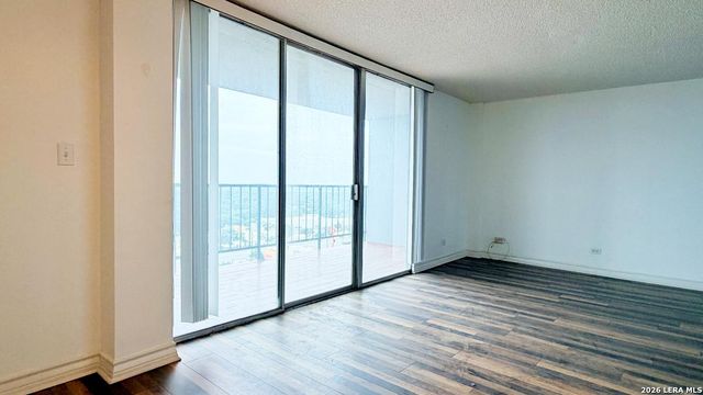 7039 San Pedro Ave Apt 1005, San Antonio, TX 78216
