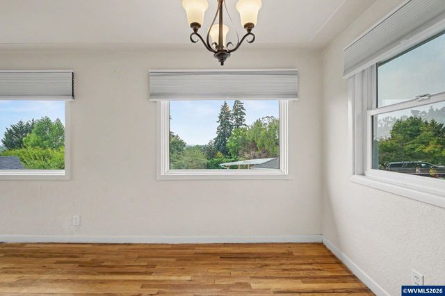 1190 Belaire Dr NW, Salem, OR 97304