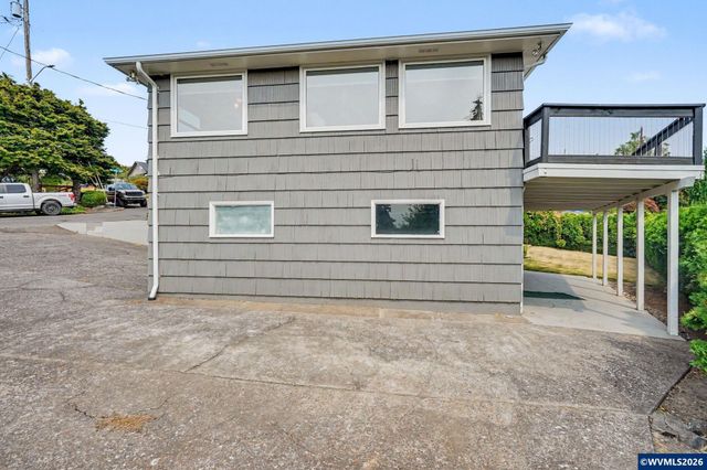 1190 Belaire Dr NW, Salem, OR 97304