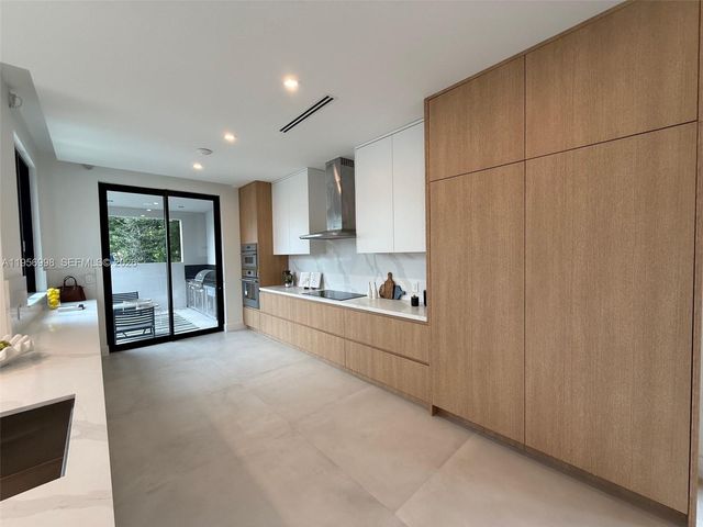 3200 Thomas Ave, Miami, FL 33133