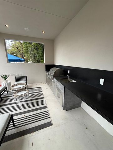 3200 Thomas Ave, Miami, FL 33133