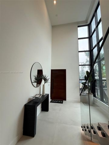 3200 Thomas Ave, Miami, FL 33133