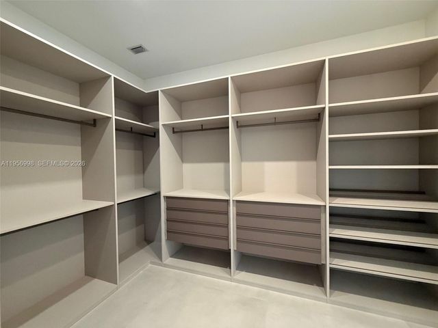 3200 Thomas Ave, Miami, FL 33133