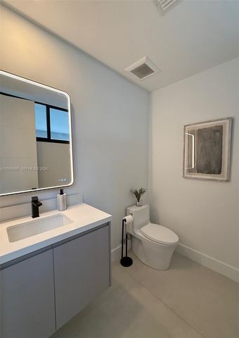 3200 Thomas Ave, Miami, FL 33133