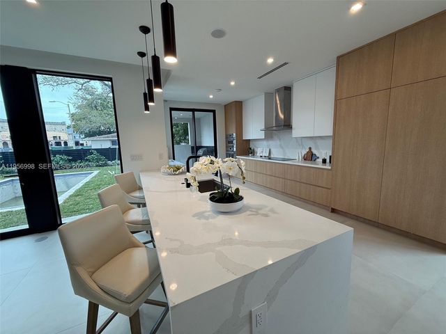 3200 Thomas Ave, Miami, FL 33133