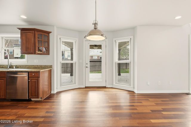 4009 Sunny Crossing Dr, Louisville, KY 40299