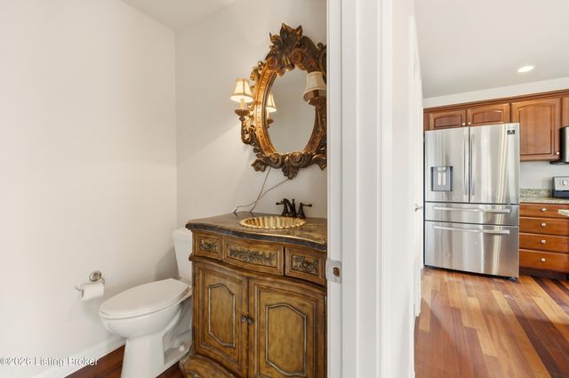 4009 Sunny Crossing Dr, Louisville, KY 40299