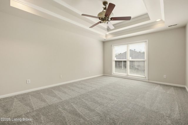 4009 Sunny Crossing Dr, Louisville, KY 40299