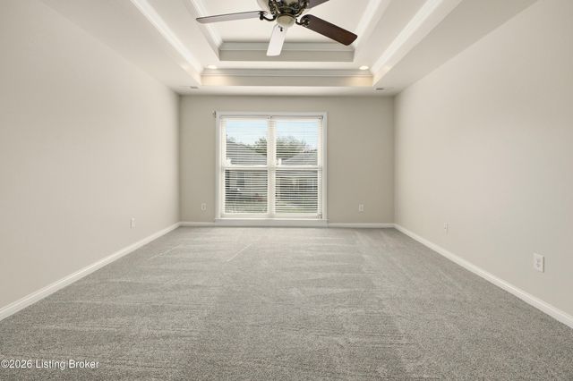 4009 Sunny Crossing Dr, Louisville, KY 40299