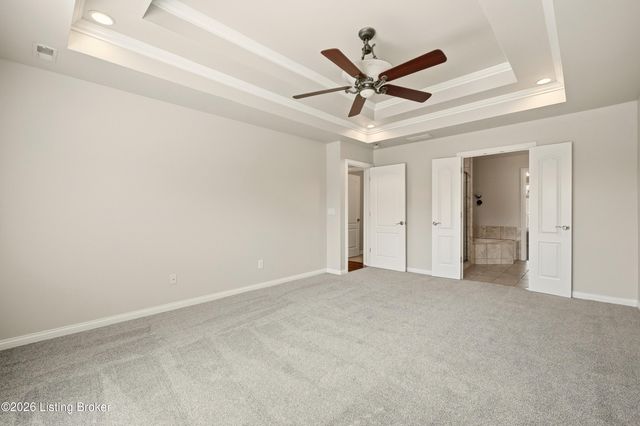 4009 Sunny Crossing Dr, Louisville, KY 40299