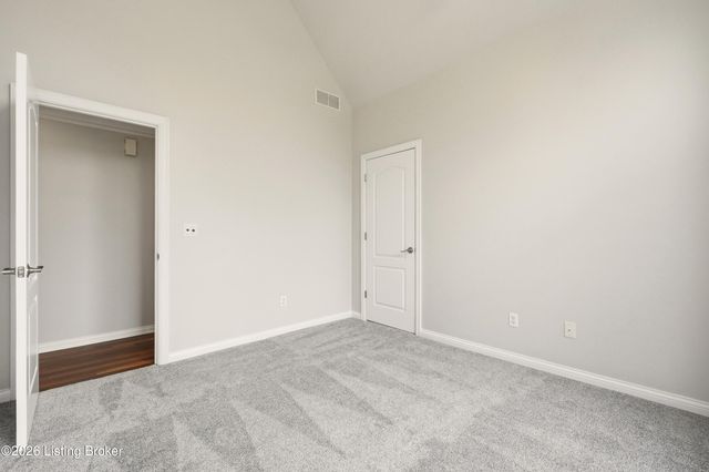 4009 Sunny Crossing Dr, Louisville, KY 40299