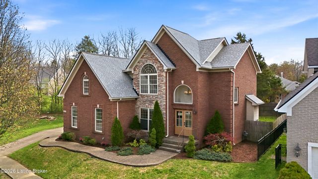 4009 Sunny Crossing Dr, Louisville, KY 40299