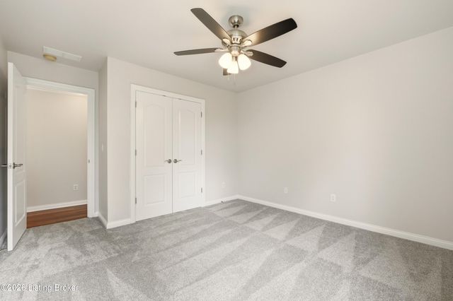 4009 Sunny Crossing Dr, Louisville, KY 40299