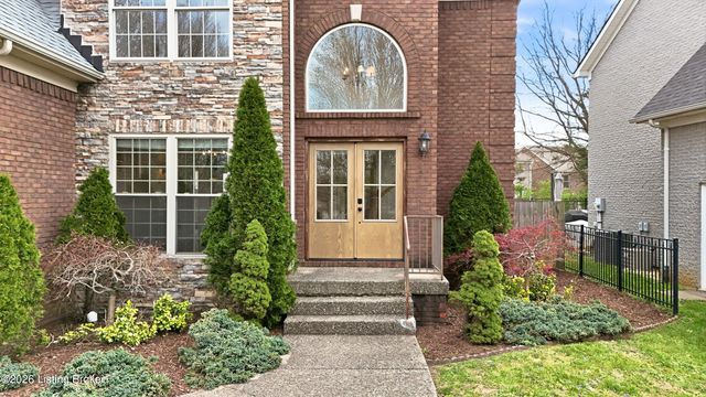 4009 Sunny Crossing Dr, Louisville, KY 40299