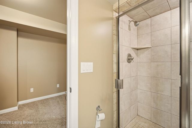 4009 Sunny Crossing Dr, Louisville, KY 40299