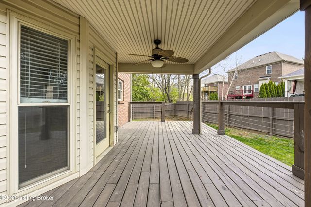 4009 Sunny Crossing Dr, Louisville, KY 40299