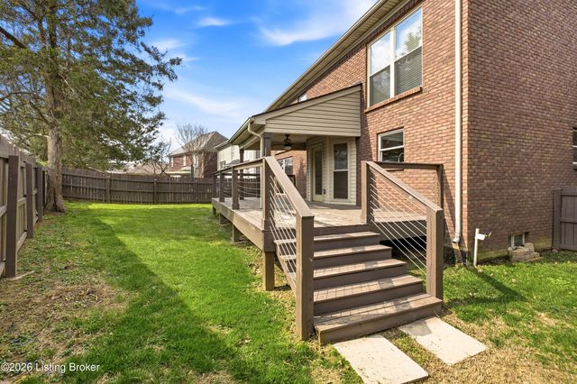 4009 Sunny Crossing Dr, Louisville, KY 40299