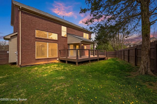 4009 Sunny Crossing Dr, Louisville, KY 40299