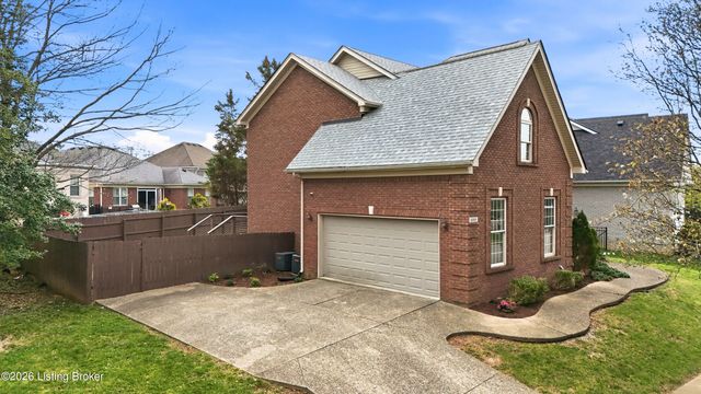 4009 Sunny Crossing Dr, Louisville, KY 40299