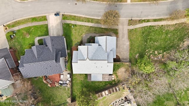 4009 Sunny Crossing Dr, Louisville, KY 40299