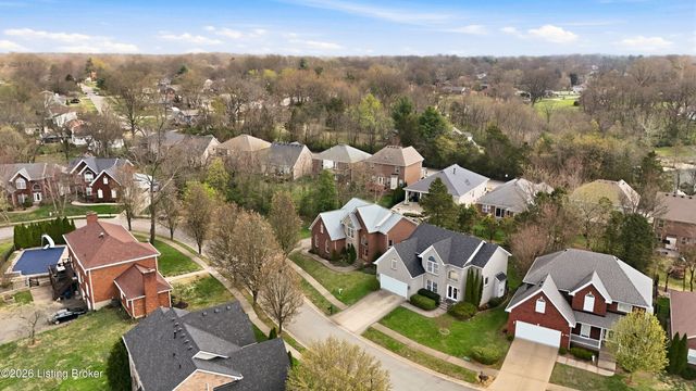 4009 Sunny Crossing Dr, Louisville, KY 40299