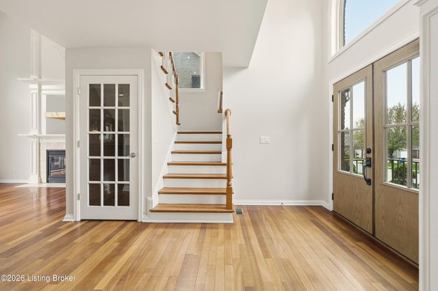 4009 Sunny Crossing Dr, Louisville, KY 40299