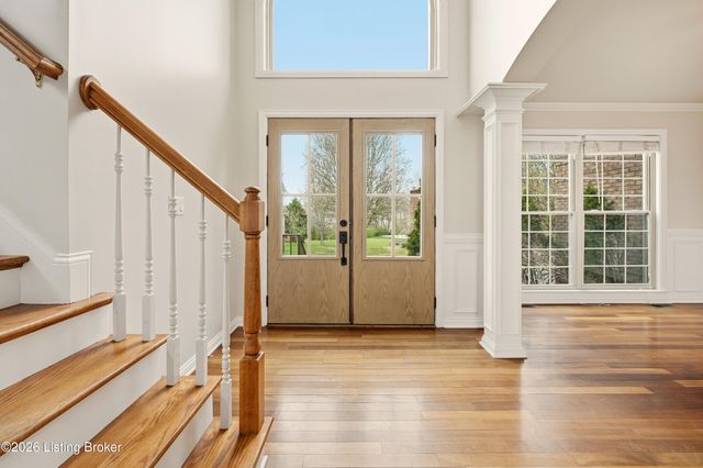 4009 Sunny Crossing Dr, Louisville, KY 40299