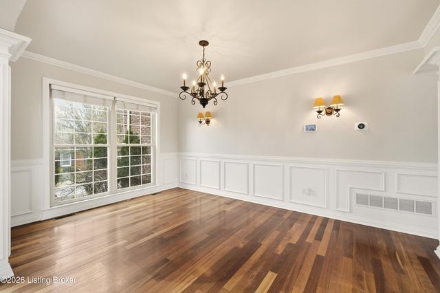 4009 Sunny Crossing Dr, Louisville, KY 40299