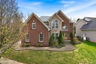 4009 Sunny Crossing Dr, Louisville, KY 40299