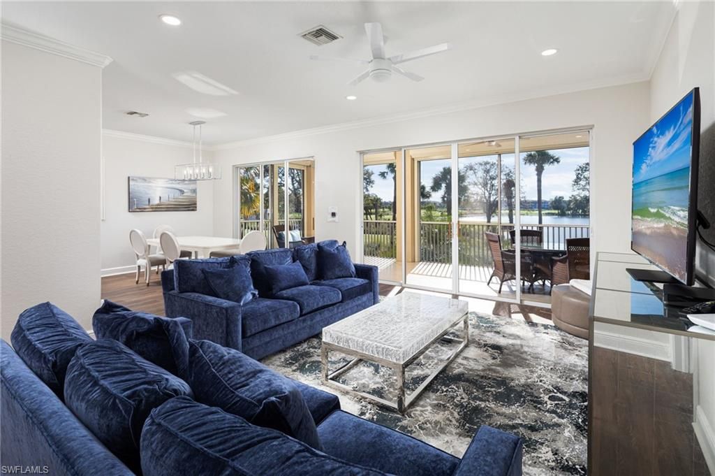 673 Vintage Reserve CIR # 11C, Naples, FL 34119