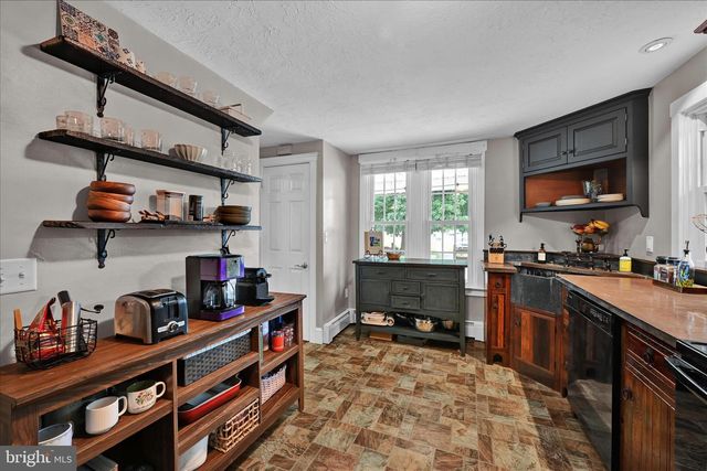 536 W HIGH ST, Manheim, PA 17545