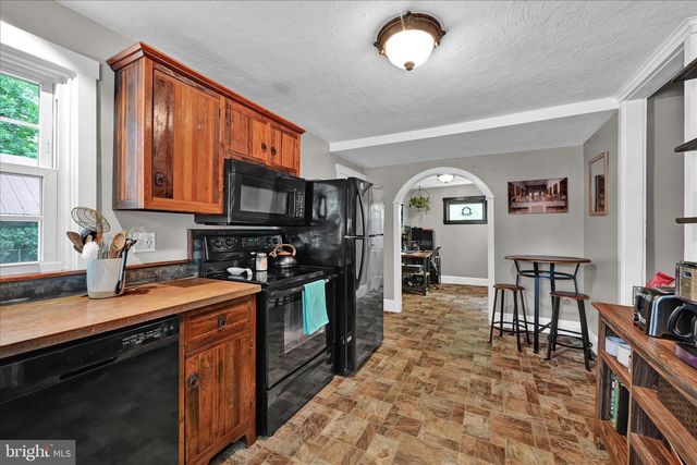 536 W HIGH ST, Manheim, PA 17545