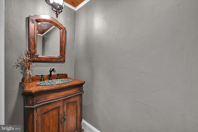 536 W HIGH ST, Manheim, PA 17545
