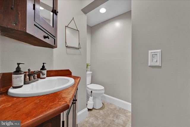 536 W HIGH ST, Manheim, PA 17545
