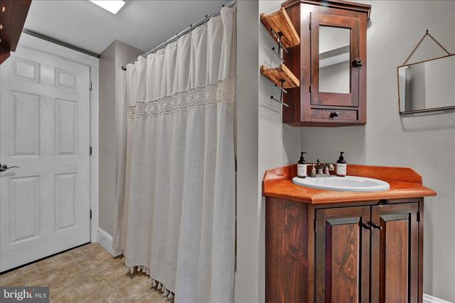 536 W HIGH ST, Manheim, PA 17545