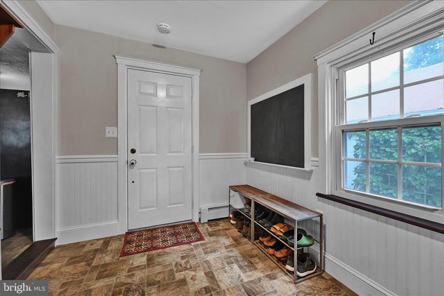 536 W HIGH ST, Manheim, PA 17545