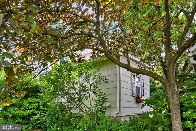 536 W HIGH ST, Manheim, PA 17545