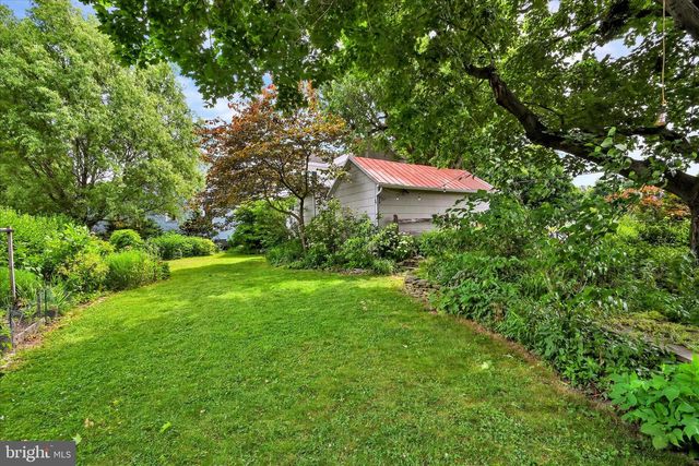 536 W HIGH ST, Manheim, PA 17545