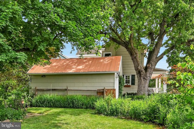 536 W HIGH ST, Manheim, PA 17545
